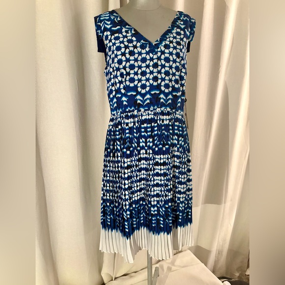 Adrianna Papell Ikat Fit & Flare Midi Dress Blue White Pleated V-Neck Sz 14 NWT - Picture 2 of 15